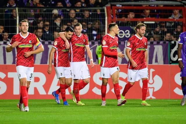 恩瓦内里晒照纪念收获英超处子球