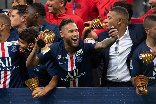 马尚沃特斯合砍42分 广东力克浙江开季两连胜